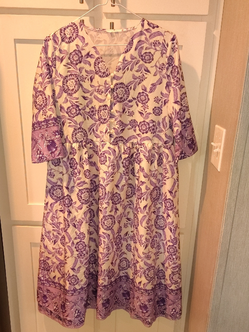 Source Unknown Purple Floral V-Neck Midi Dress on Cream